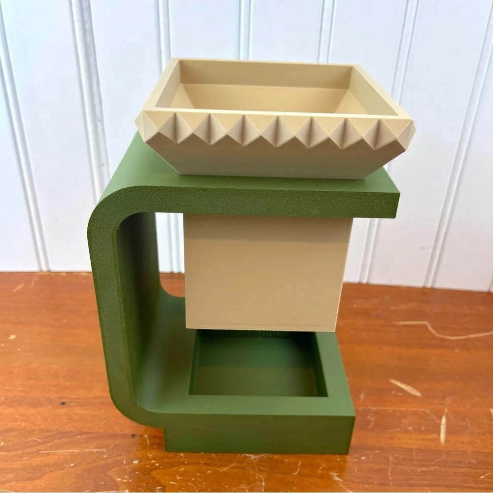 The Daka Planter, Planter with Stand, Indoor Flower Pot, Succulent